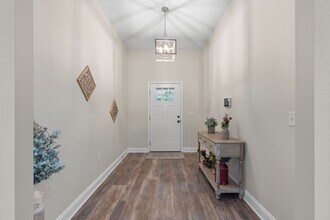 48 Longwood Dr in Shalimar, FL - Building Photo - Building Photo
