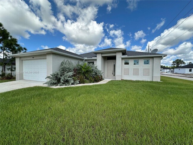 3000 36th St W in Lehigh Acres, FL - Building Photo - Building Photo