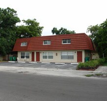 5911 NW 20th St in Fort Lauderdale, FL - Building Photo