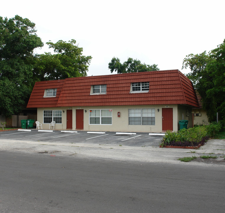 5911 NW 20th St in Fort Lauderdale, FL - Building Photo