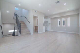 2201 W Court St-Unit -B in Los Angeles, CA - Building Photo - Building Photo