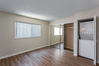 AZURE APARTMENTS! AMAZING 2 BEDROOM APARTMENT in El Segundo, CA - Building Photo - Building Photo