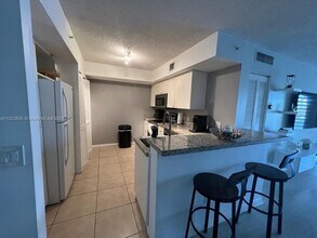 150 NW 96th Ave-Unit -9-205 in Pembroke Pines, FL - Foto de edificio - Building Photo
