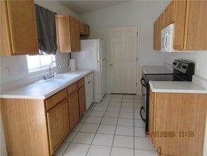 1815 Gates Ave in Kingman, AZ - Foto de edificio - Building Photo