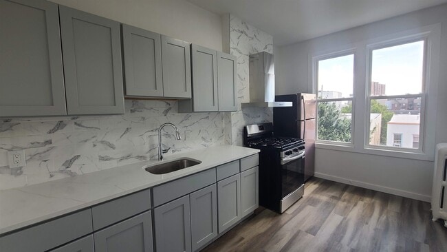 113 63rd St in West New York, NJ - Building Photo - Building Photo