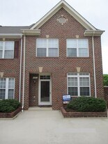 6080 Madison Pointe Ct in Falls Church, VA - Building Photo