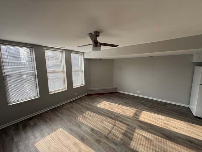 744 W Gordon Terrace in Chicago, IL - Building Photo - Building Photo