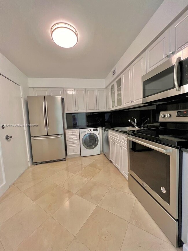 6770 Indian Creek Dr in Miami, FL - Building Photo - Building Photo