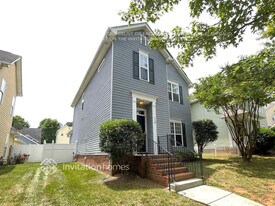 110 E Decatur Ave in Mooresville, NC - Building Photo