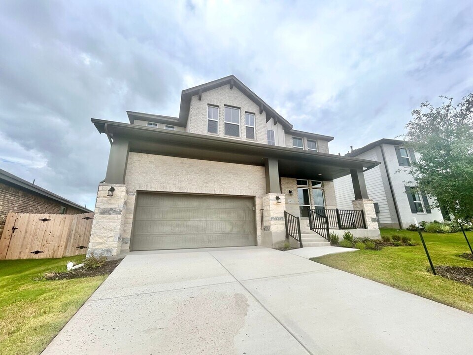 6805 Rounded Pebble Ln in Buda, TX - Building Photo