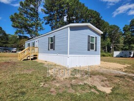1000 Wave Ln in Battleboro, NC - Building Photo