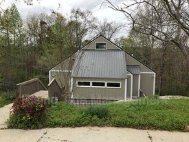 2208 Mountain View Rd in Birmingham, AL - Building Photo