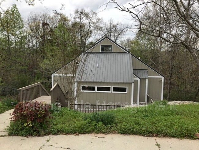 property at 2208 Mountain View Rd