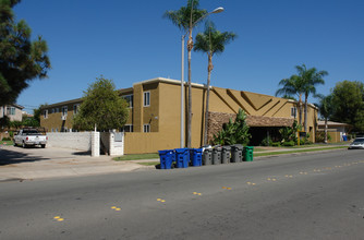 Lexington Pines Apartments in San Diego, CA - Building Photo - Building Photo