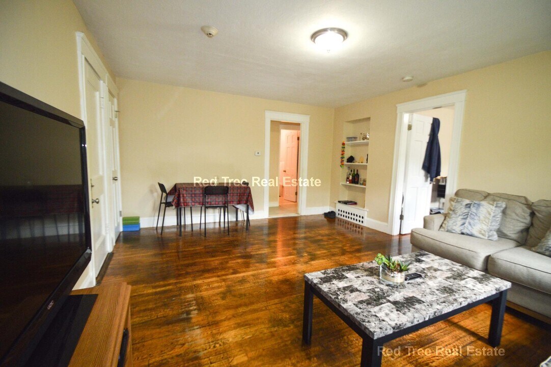 4907 Washington St in Boston, MA - Building Photo