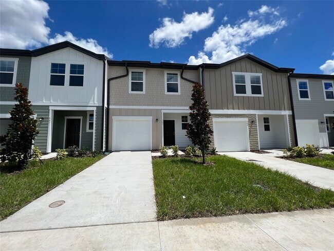 545 Madison Dr in Davenport, FL - Building Photo - Building Photo