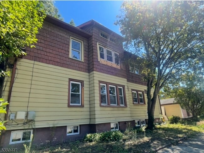 298 Farrant Terrace in Teaneck, NJ - Building Photo - Building Photo