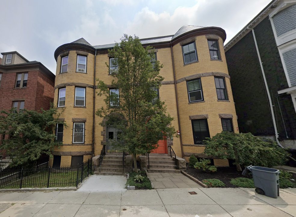 174 Saint Alphonsus St, Unit 2 in Boston, MA - Building Photo