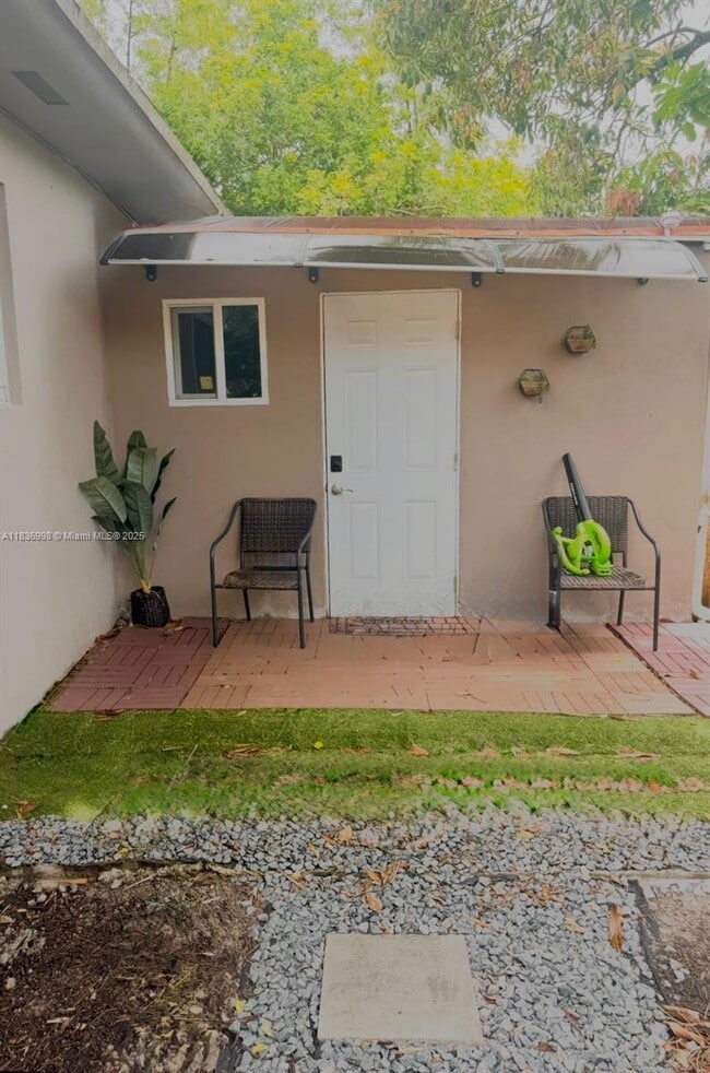 property at 749 W Dayton Cir