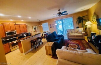 1497 Birdie Dr in Naples, FL - Foto de edificio - Building Photo