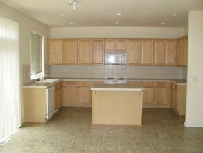 283 NW 208th Ave in Beaverton, OR - Building Photo - Building Photo