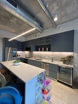 162 NE 23rd St, Unit B1 in Miami, FL - Building Photo