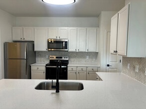 SYNC at Nobu Station in San Antonio, TX - Foto de edificio - Building Photo