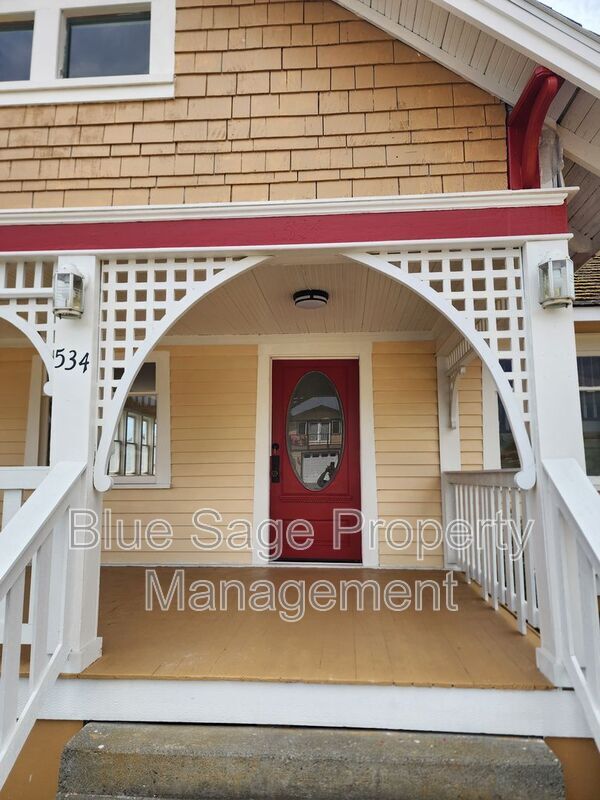 property at 534 W 5th St