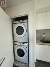 4015 The Exchange in Mississauga, ON - Building Photo - Building Photo