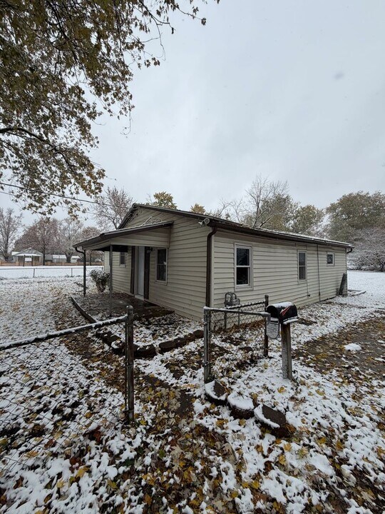 1810 Barnett Rd in Columbus, OH - Building Photo