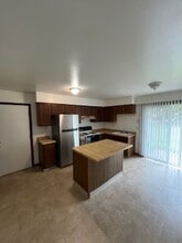 2320-2322 Holiday Dr in Janesville, WI - Building Photo - Building Photo