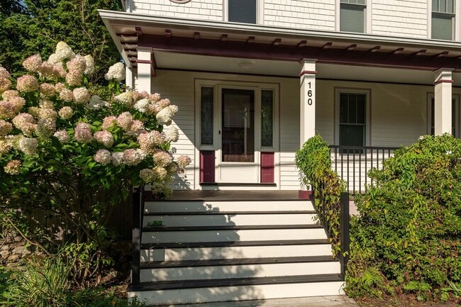 160 Wibird St in Portsmouth, NH - Building Photo - Building Photo