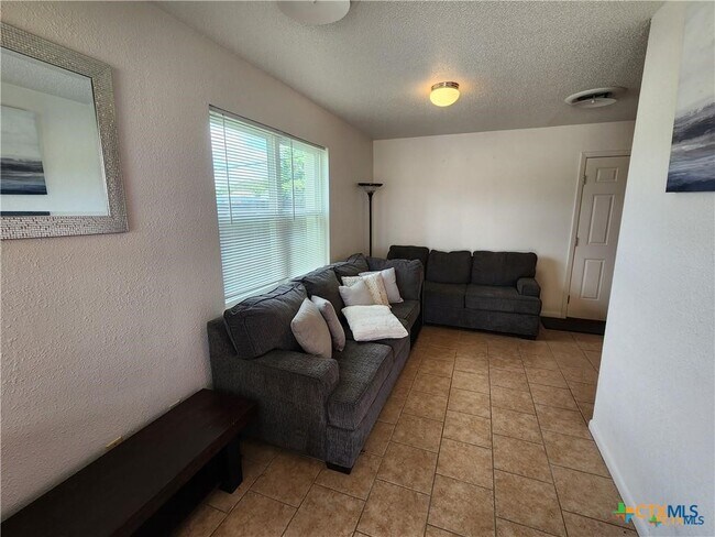 106 W Avenue G in Nolanville, TX - Building Photo - Building Photo