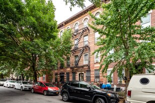 82 16th St in Brooklyn, NY - Building Photo
