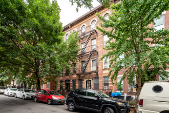 82 16th St in Brooklyn, NY - Building Photo - Primary Photo