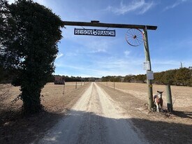 176 Old Fountain Rd in Richlands, NC - Building Photo