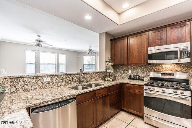 7601 E Indian Bend Rd in Scottsdale, AZ - Building Photo - Building Photo