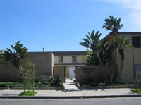 Domingo Villas in Newport Beach, CA - Foto de edificio - Building Photo