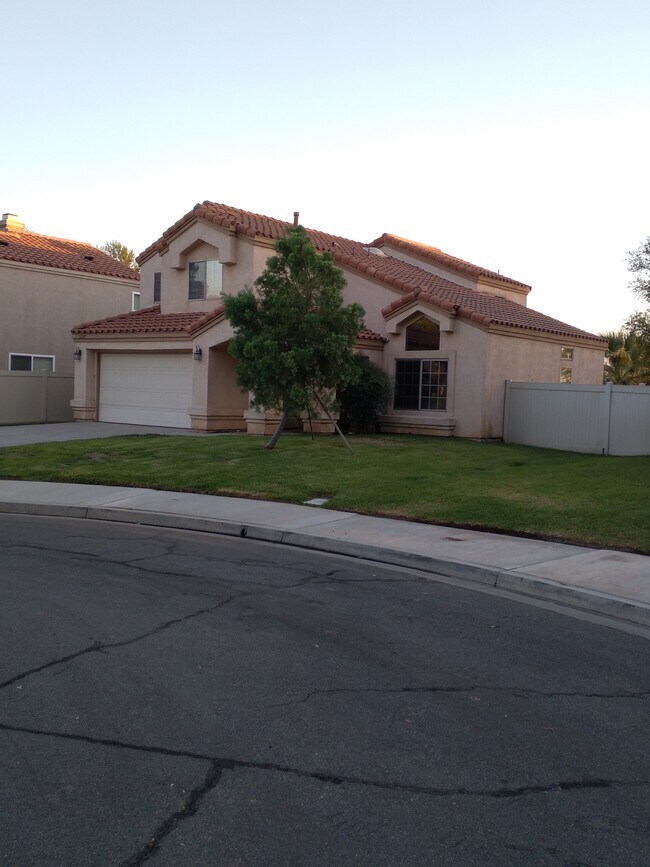 29247 Silverfern Pl Rentals in Highland, CA