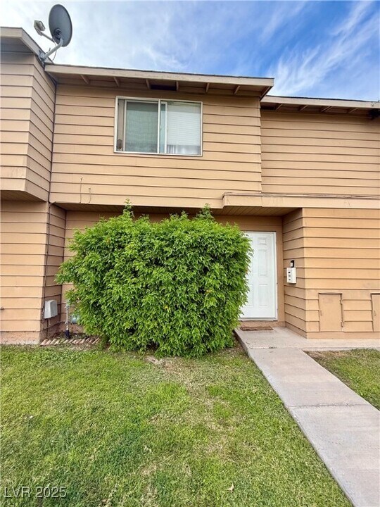 554 Sea Shell Ln in Las Vegas, NV - Building Photo