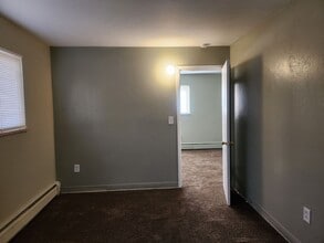 1951 Clinton St in Aurora, CO - Building Photo - Building Photo