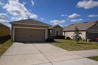 946 Shady Tree Ln in Davenport, FL - Building Photo - Building Photo