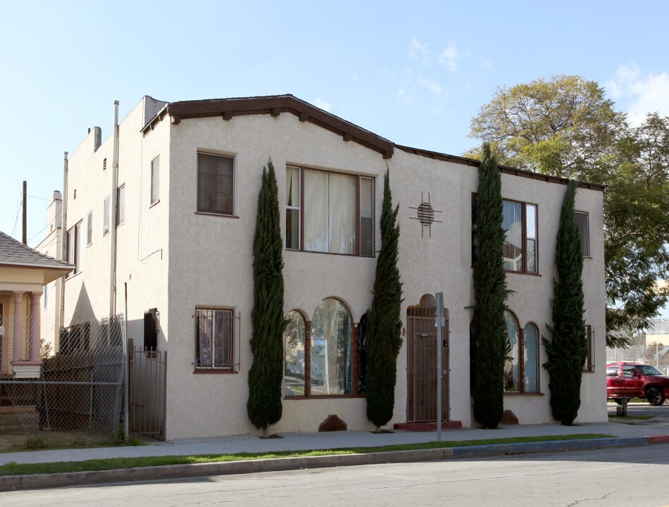 551 Daisy Ave in Long Beach, CA - Foto de edificio