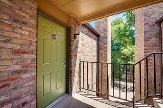 Springhollow Apartments in Dallas, TX - Building Photo - Building Photo