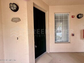 204 Augusta Cir in St. Augustine, FL - Foto de edificio - Building Photo