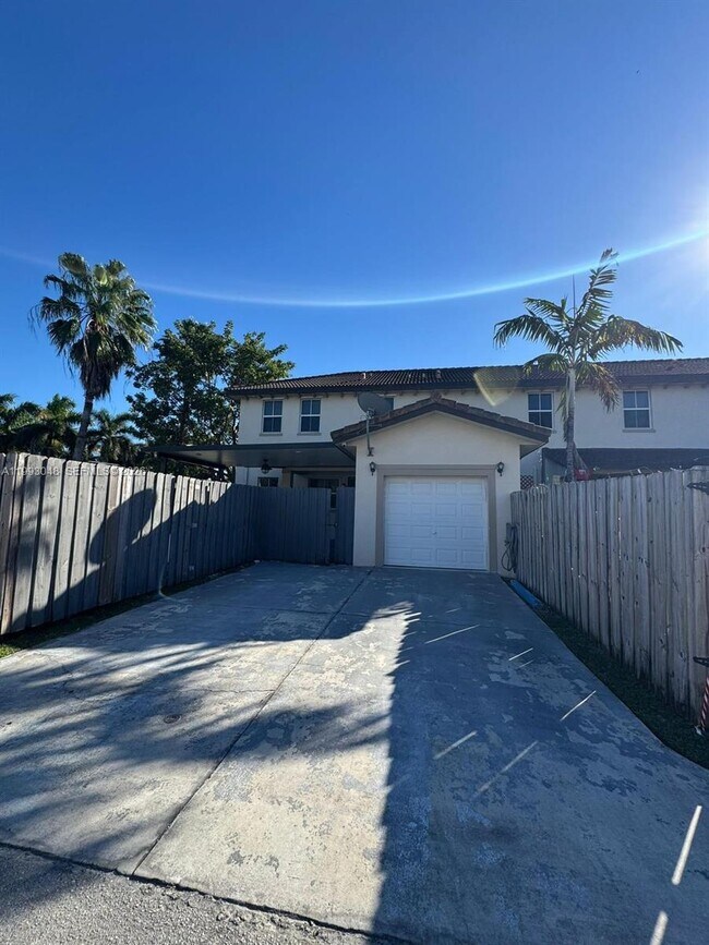 11581 SW 244th St in Princeton, FL - Building Photo - Building Photo