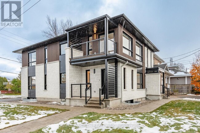 1975 Banff Ave in Ottawa, ON - Building Photo - Building Photo