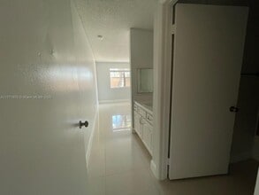 2201 SW 80th Ter in Miramar, FL - Building Photo - Building Photo