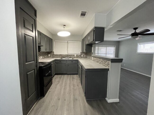 4219 Dacca Dr in Houston, TX - Building Photo - Building Photo