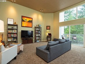 48 Eagle Crest Dr in Lake Oswego, OR - Building Photo - Building Photo